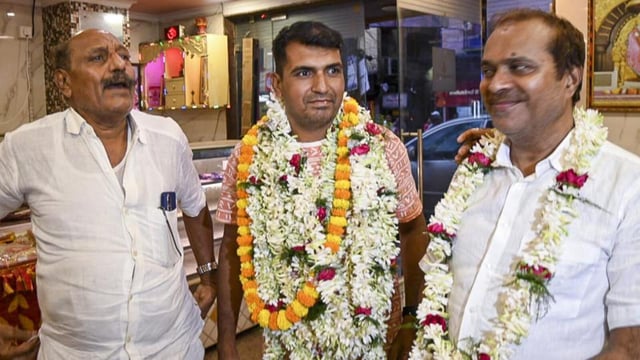 Hooghly: BSF jawan Purnam Shaw returns to his home in Rishra, Hooghly district on May 23 (PTI)