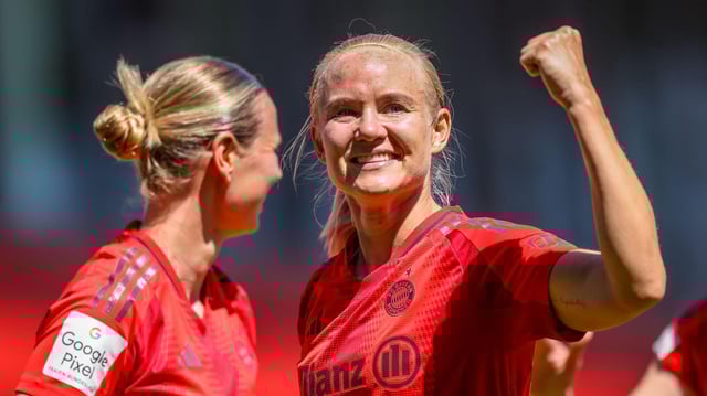 FCB-Torjägerin Pernille Harder (r.)