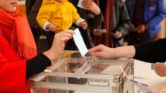 Saône-et-Loire: le candidat de la droite à l'élection législative partielle affirme avoir recueilli la majorité des votes face au RN