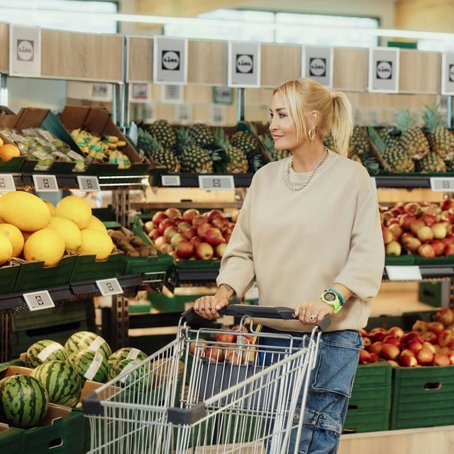 „Sparen lohnt sich wie noch nie“: Sängerin Sarah Connor wirbt derzeit für Lidl.