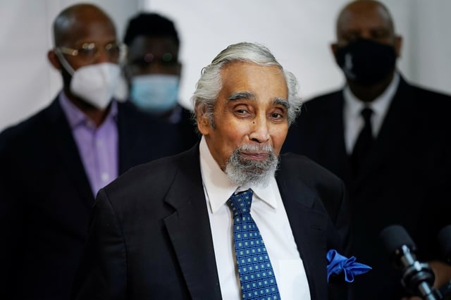 Former U.S. Representative Charles Rangel speaks before New York Governor Andrew Cuomo gets vaccinated in the Harlem section of New York City amid the coronavirus disease (COVID-19) pandemic, New York, U.S., March 17, 2021. Seth Wenig/Pool via REUTERS/File Photo