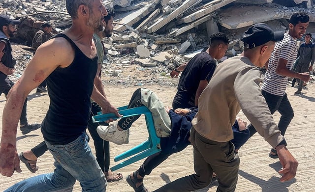 Après une frappe aérienne israélienne à Gaza, le 7 mai 2025.