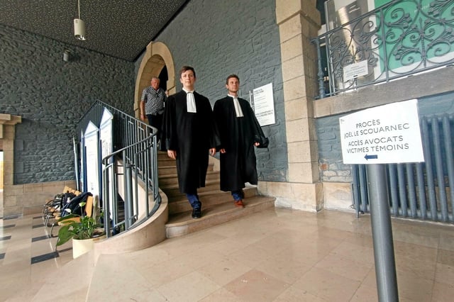 M<sup>es</sup> Tessier (à gauche) et Kurzawa, les deux avocats de Joël Le Scouarnec qui ont plaidé ce lundi matin 26 mai à Vannes.
