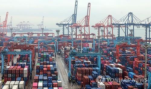 This file photo from Feb. 12, 2025, shows shipping containers at a port in South Korea's southeastern city of Busan. (Yonhap)