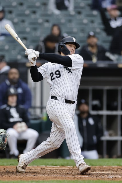 CHICAGO, IL – MAY 21: Chicago White Sox catcher Matt Thaiss #29 bats in the seventh inning during an MLB game against the Seattle Mariners on May 21, 2025 at Rate Field in Chicago, Illinois. (Photo by Joe Robbins/Icon Sportswire via Getty Images)