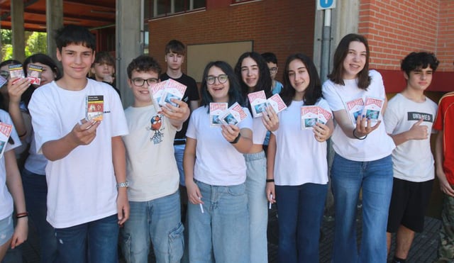 Alumnado del IES O Couto, este martes. |  Iñaki Osorio