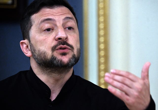Ukraine&#39;s President Volodymyr Zelensky speaks to the media during a press briefing after his phone talks with the US president, in Kyiv, on May 19, 2025, amid the Russian invasion on Ukraine.