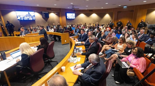 Meeting attendees pack the court room for a Tarrant County Commissioners Court meeting at the Tarrant County Administration Building in Fort Worth on Tuesday, June 3, 2025. The approval for redistricting is on the agenda for the meeting and has been a controversial topic for the communities possibly affected.