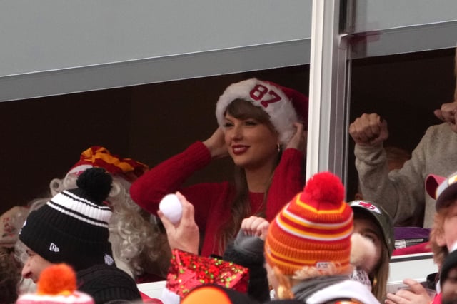 taylor swift at nfl game