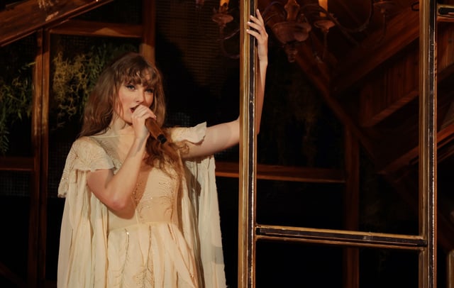 Taylor Swift performs live in Singapore. Credit: Ashok Kumar / TAS24 / Getty Images