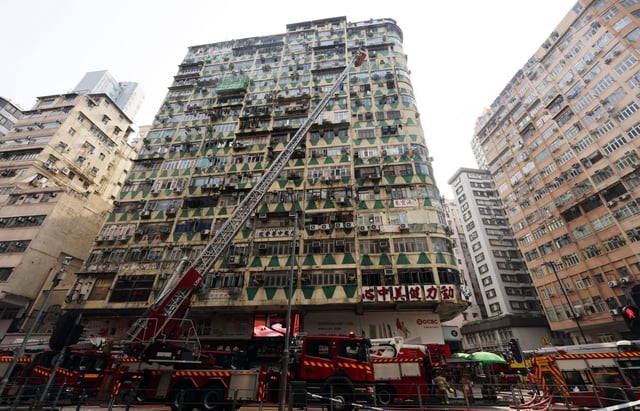 The blaze in New Lucky House broke out in the morning. Photo: Jelly Tse