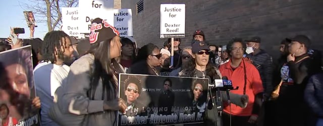 Protestors outside of Chicago police department (ABC 7 Chicago/YouTube)