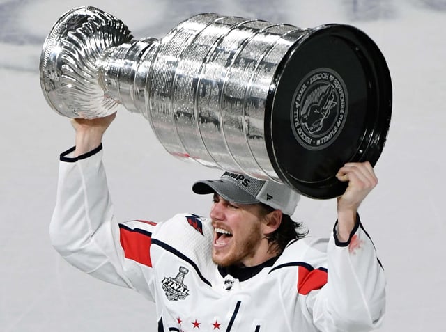 TJ Oshie Described His Pain He Plays Through As So Bad He Has To Lay On The Floor "Peeing in water bottles"