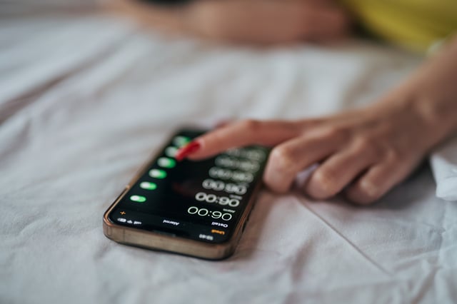 iPhone users have complained about a glitch with their phones which results in alarms not functioning properly.
