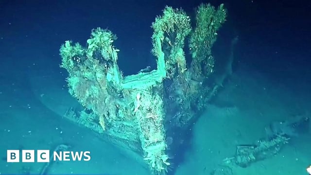 The front of the San José shipwreck seen underwater.
