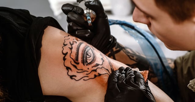 Having a tattoo increases the risk of developing cancer