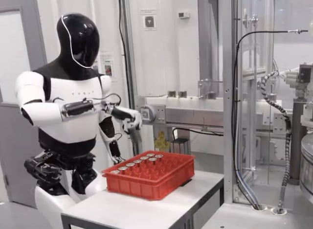 Tesla Optimus Bots Have Started Working Autonomously in the Factory