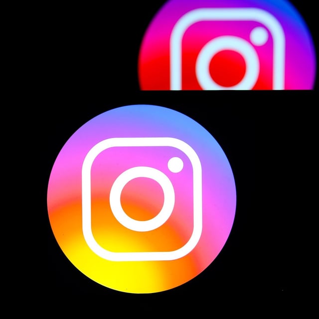 Insta is rolling out AI chatbots. 