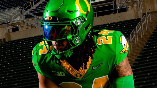 Oregon football's all green uniforms, the second set of "Generation O," pays homage to the "Gang Green" Oregon Ducks of the mid 1990s.