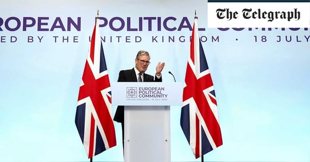 Keir Starmer speaks during a press conference at the European Political Community meeting, at Blenheim Palace 
