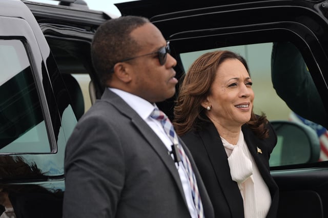 Harris with Secret Service