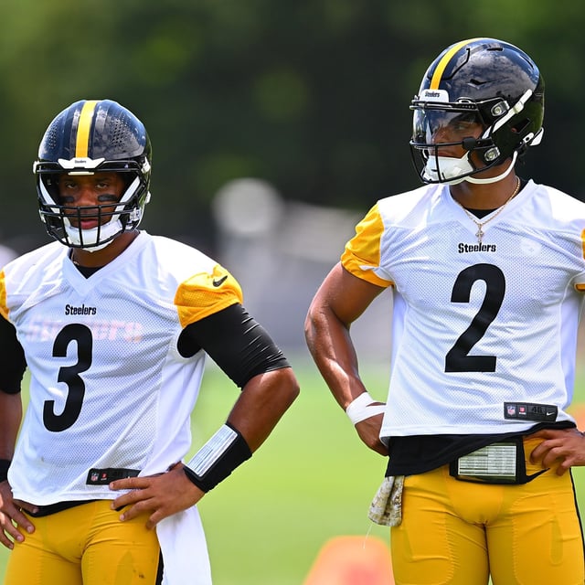 PITTSBURGH, PENNSYLVANIA - JUNE 6: Russell Wilson #3 looks on alongside Justin Fields #2 of the Pittsburgh Steelers during the Pittsburgh Steelers OTA offseason workout at UPMC Rooney Sports Complex on June 6 2024 in Pittsburgh, Pennsylvania.
Fields and Wilson are competing for the starting spot.