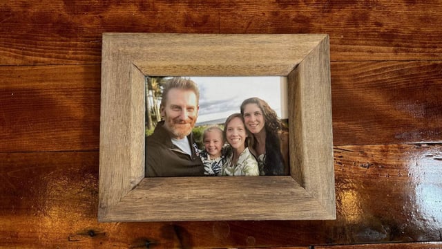Rory Feek with his daughters.