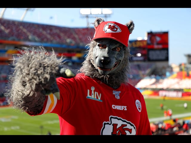 Bankrobbing Super Fan Chiefsaholic Sentenced to 17.5 Years In Prison