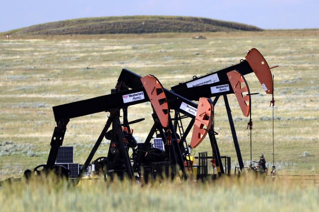 A new report says Canada was able to make a modest cut to its planet-warming emissions last year.