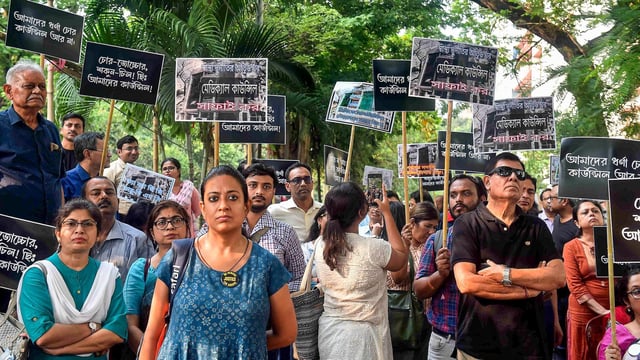 Kolkata: Doctors stage a protest in front of West Bengal Medical Council office over the R G Kar Hospital incident, in Kolkata, Thursday, Sept. 19, 2024. (PTI Photo) (PTI09_19_2024_000440B)